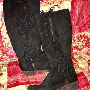 Black Fringed Zipper Boots